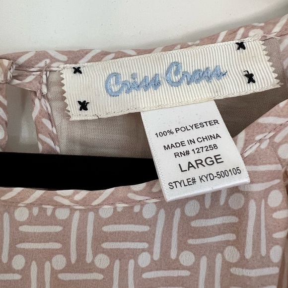 Francesca’s Ruffle sleeve lined shift dress with navy ribbon belt. - Picture 3 of 8